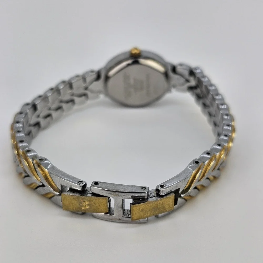 Embassy Waltham‎ Women's Watch 19MM Two Tone Bracelet Band 6.75